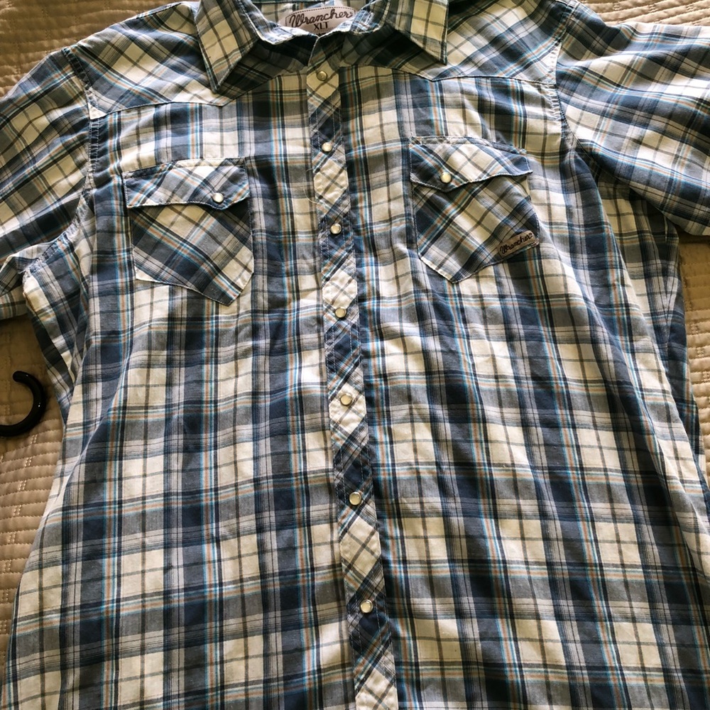 Wrangler XLT button down pearl closure shirt